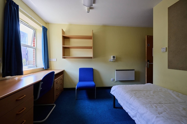 UNIVERSITY OF CHICHESTER - BOGNOR REGIS