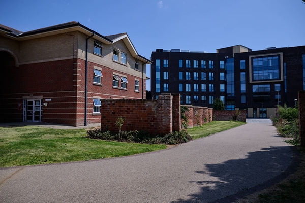 UNIVERSITY OF CHICHESTER - BOGNOR REGIS