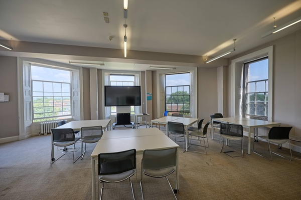 UNIVERSITY OF CHICHESTER - BOGNOR REGIS