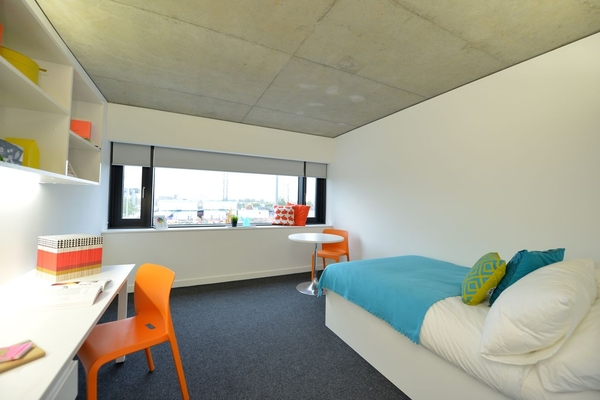 TWIN LONDON  - Londra