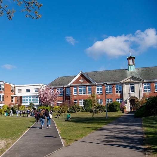 ITCHEN COLLEGE - SOUTHAMPTON