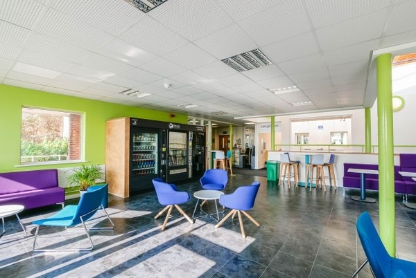 ITCHEN COLLEGE - SOUTHAMPTON