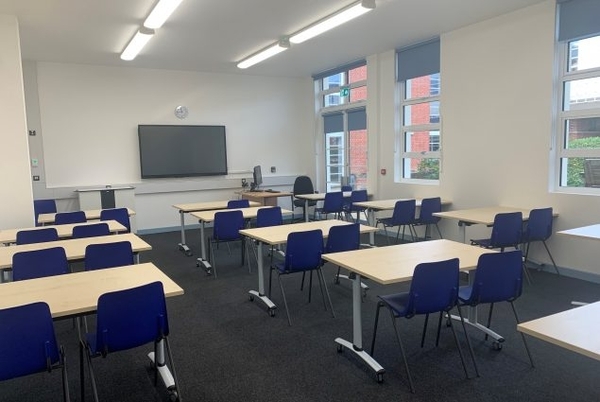 ITCHEN COLLEGE - SOUTHAMPTON