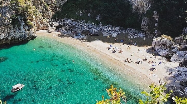 CHALKIDA - SEASONS IN GREECE - CHALKIDA