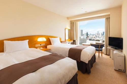 WASEDA UNIVERSITY - URBAN JAPAN ADVENTURE