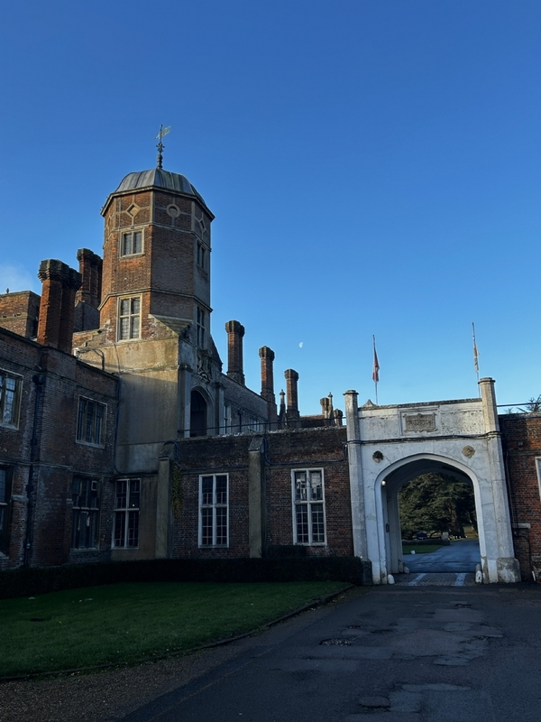 COBHAM HALL SCHOOL - LONDON HERITAGE ESCAPE