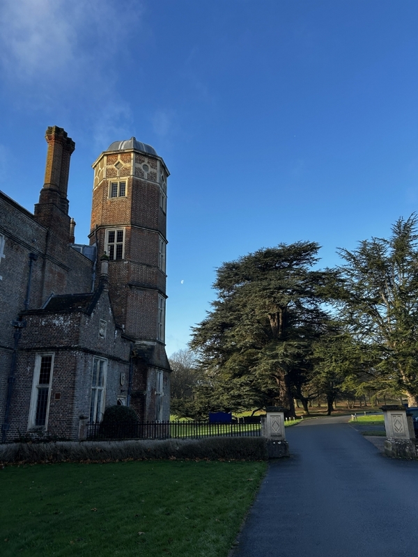 COBHAM HALL SCHOOL - LONDON HERITAGE ESCAPE