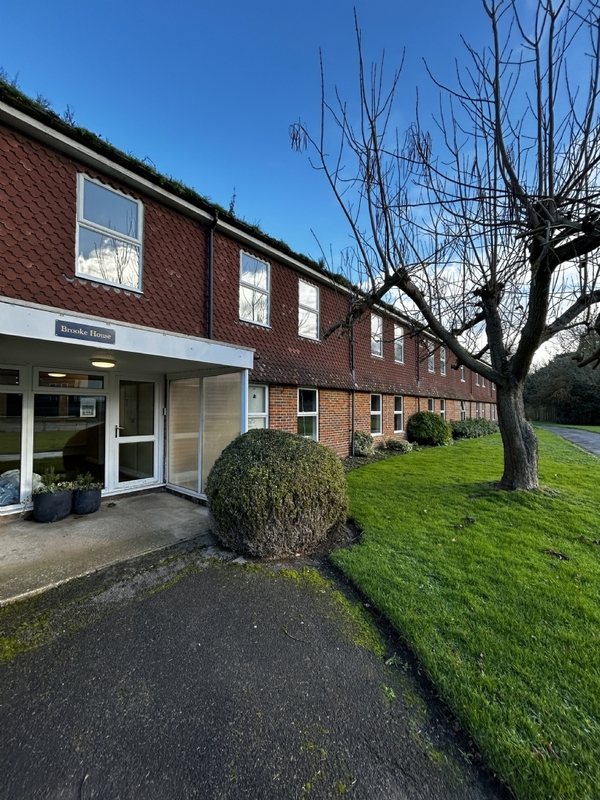 COBHAM HALL SCHOOL - LONDON HERITAGE ESCAPE