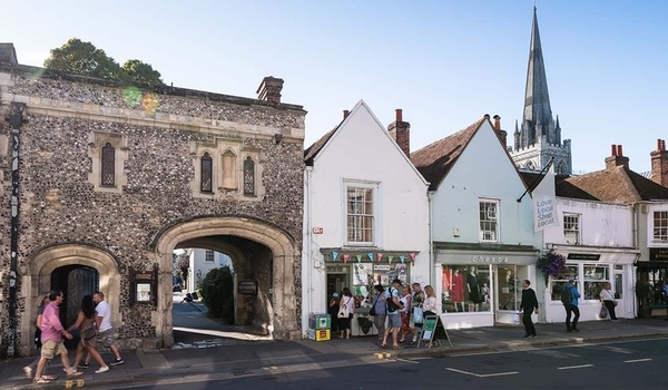 CHICHESTER COLLEGE - BOARDING SCHOOL - CHICHESTER