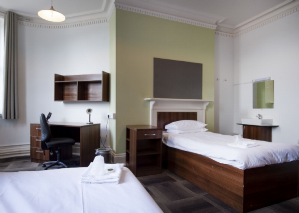 ROYAL HOLLOWAY UNIVERSITY - THE CROWN EXPERIENCE