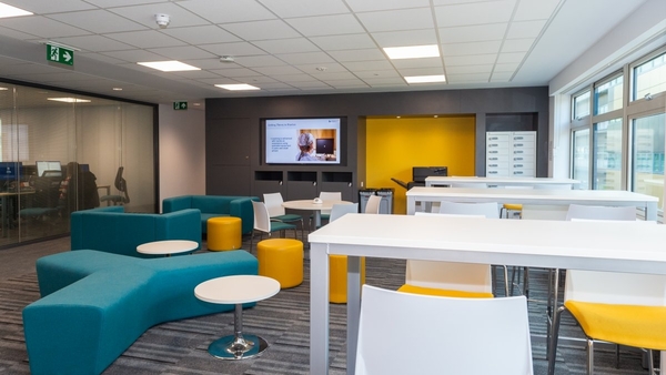 UNIVERSITY OF SURREY - GRANDE LONDRA GUILDFORD
