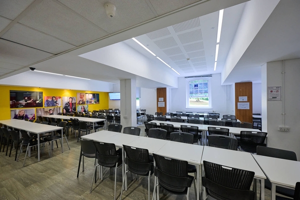 UNIVERSITY OF GREENWICH MEDWAY CAMPUS - GRANDE LONDRA CHATHAM