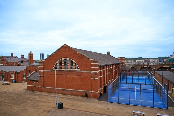 UNIVERSITY OF GREENWICH MEDWAY CAMPUS - GRANDE LONDRA CHATHAM