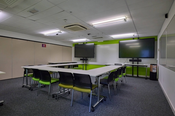 UNIVERSITY OF ESSEX - GRANDE LONDRA COLCHESTER