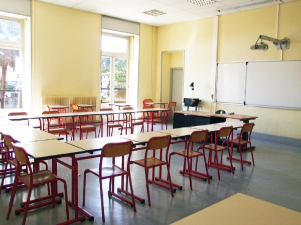 AZURLINGUA ÉCOLE DE FRANÇAIS - NIZZA
