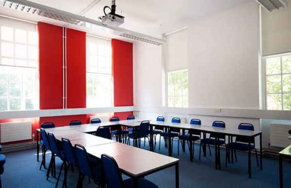 UNIVERSITY OF GREENWICH DANIEL DEFOE HALLS - THE CITY SECRETS