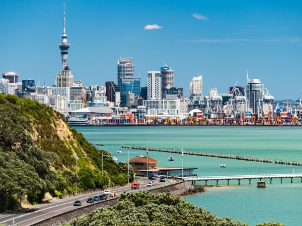 LYNFIELD COLLEGE - AUCKLAND