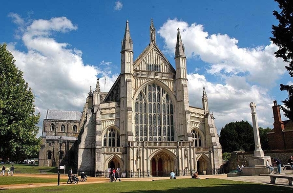 UNIVERSITY OF WINCHESTER - WINCHESTER