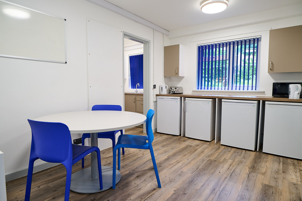 KEELE UNIVERSITY - KEELE