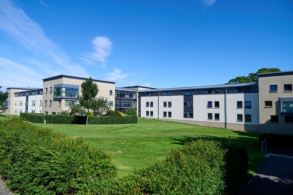 MERCHISTON CASTLE SCHOOL - EDIMBURGO - FLAT&FRIENDS