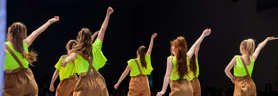 Banner_dance