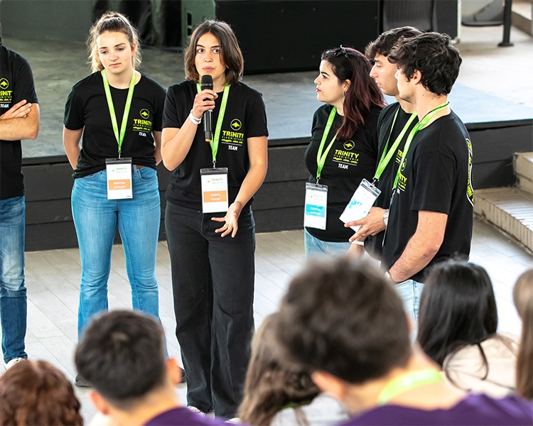 &nbsp; La tua avventura inizia prima di salire sull'aereo Il weekend di formazione pre-partenza &egrave; un'occasione speciale per conoscere gli altri Exchange Student, incontrare il Team Trinity e prepararti a tutto ci&ograve; che ti aspetta. Due giorni per condividere aspettative, affrontare dubbi, imparare a gestire le emozioni e iniziare a costruire amicizie. Per gli studenti con partenza ad agosto/settembre 2027 e gennaio 2028, il weekend &egrave; incluso nel programma, con vitto, alloggio e attivit&agrave;.