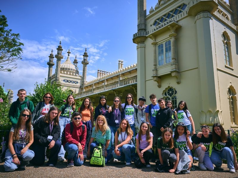 Grazie ai soggiorni studio all’estero o in Italia organizzati da Trinity ViaggiStudio, ogni studente (sia della Scuola Primaria che Secondaria) potrà perfezionare la conoscenza della lingua straniera attraverso attività didattiche e ricreative, in un contesto sicuro e protetto che lascia ai ragazzi l’autonomia necessaria per crescere e maturare. Con Trinity e i viaggi studio Inps, oltre che scegliere fra tre programmi differenti, potrai:  vivere un’esperienza formativa unica e completa, contenendo le spese grazie alla borsa di studio; perfezionare la conoscenza della lingua straniera e ricevere un’attestazione; stringere nuove amicizie e visitare posti mai visti; sviluppare delle abilità importanti per il mondo universitario e lavorativo.  Trinity è sempre al fianco di genitori e ragazzi, dall’inizio alla fine del soggiorno. In attività dal 1998, la nostra agenzia è specializzata nell’organizzazione e programmazione di viaggi studio per studenti di ogni età. Tutti i nostri programmi sono riconosciuti dal MIUR, con nota ministeriale sulla mobilità internazionale n° 843 del 10/4/2013.