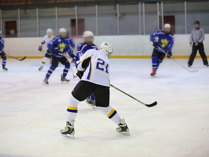 &nbsp; PERCH&Eacute; SCEGLIERE CANADA ICE ADVENTURE Un programma unico che unisce:  Hockey Academy certificata Sci & Snowboard sulle montagne di Whistler / Blackcomb High School canadese con crediti accademici Esperienza internazionale immersiva  Pensato per studenti tra i 14 e i 18 anni che vogliono sviluppare le proprie passioni sportive senza rinunciare al percorso scolastico.